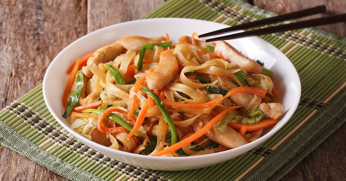 how-to-eat-chow-mein