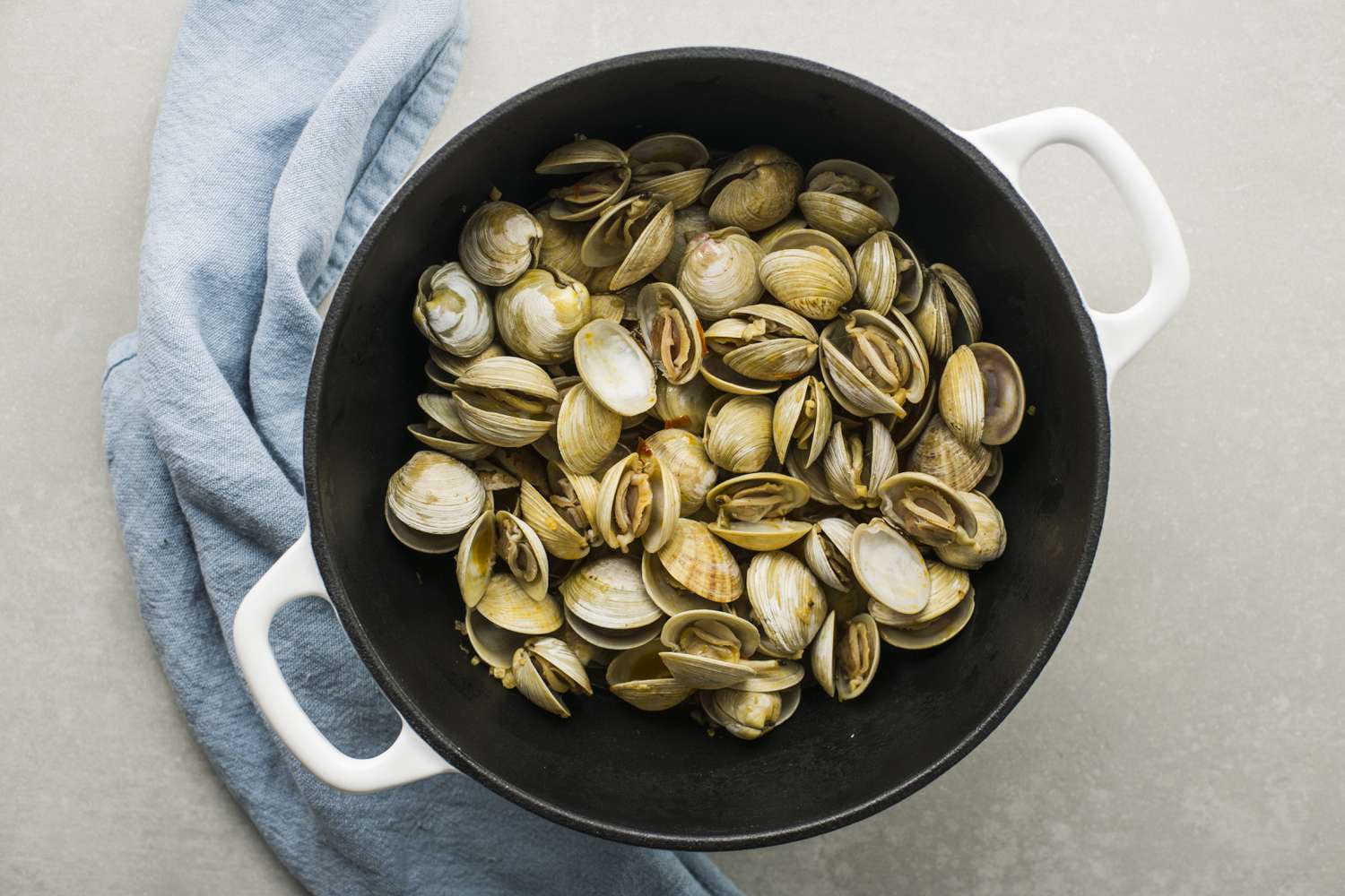 how-to-eat-clams-properly