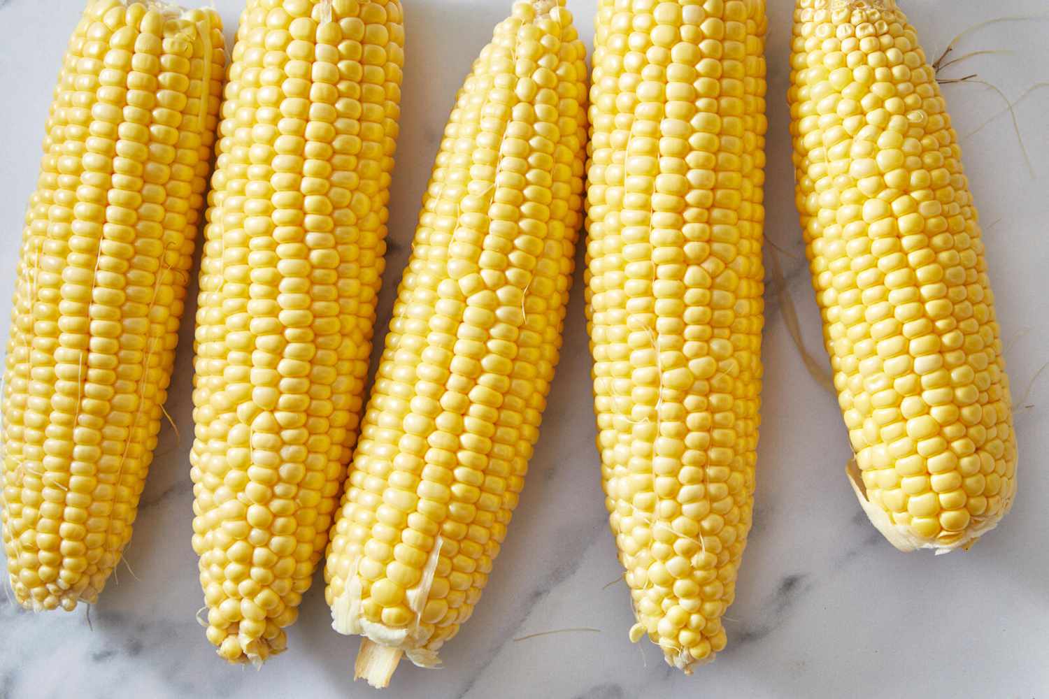 how-to-eat-corn-properly