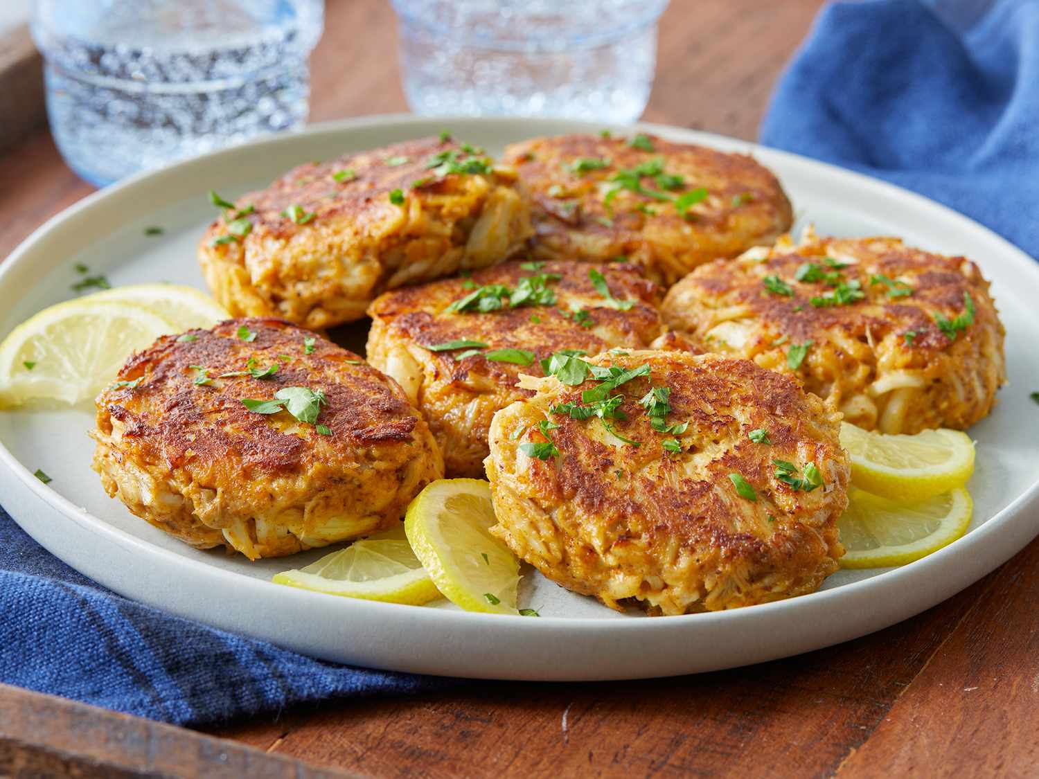how-to-eat-crab-cakes