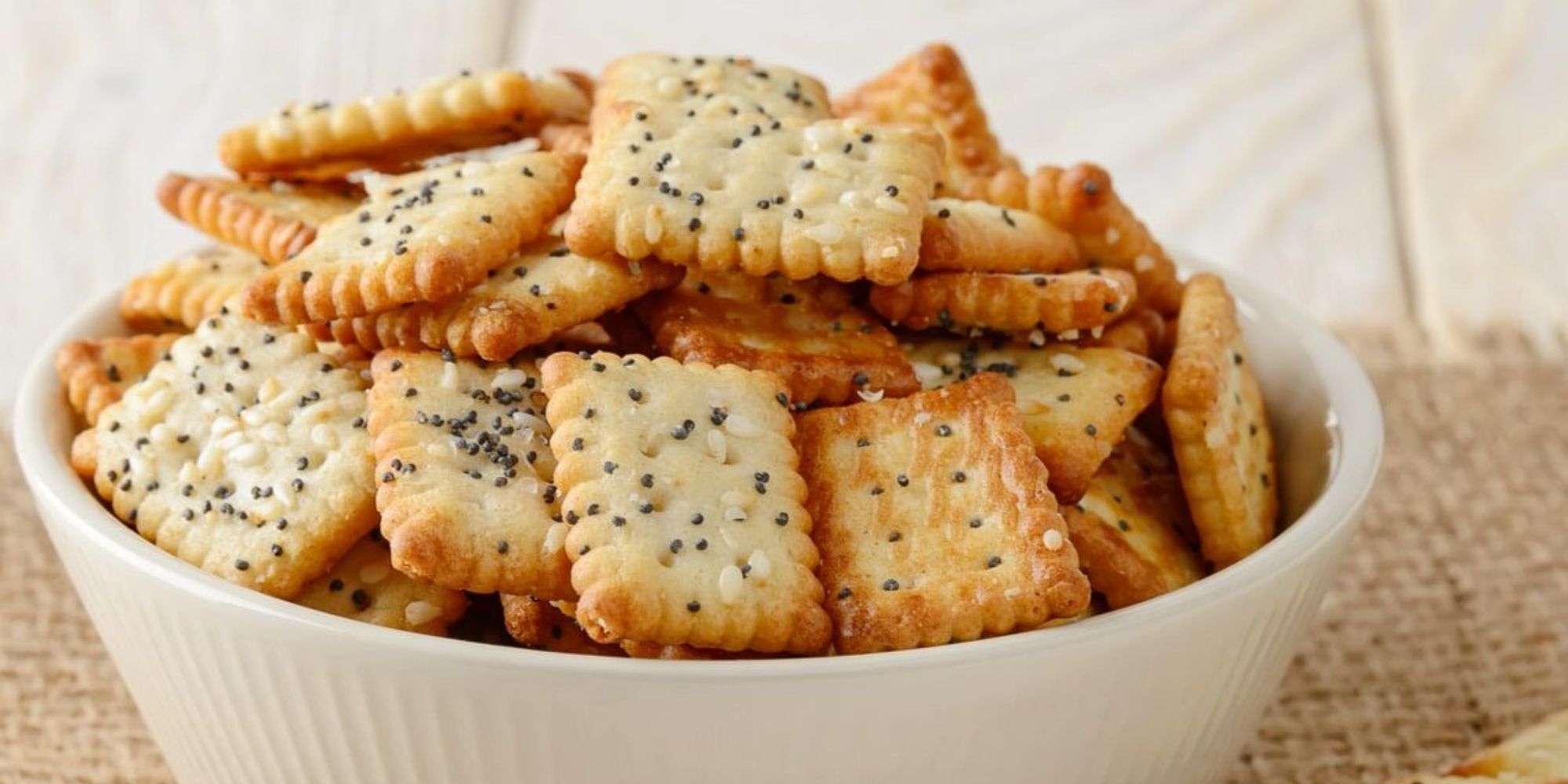 how-to-eat-crackers-quietly