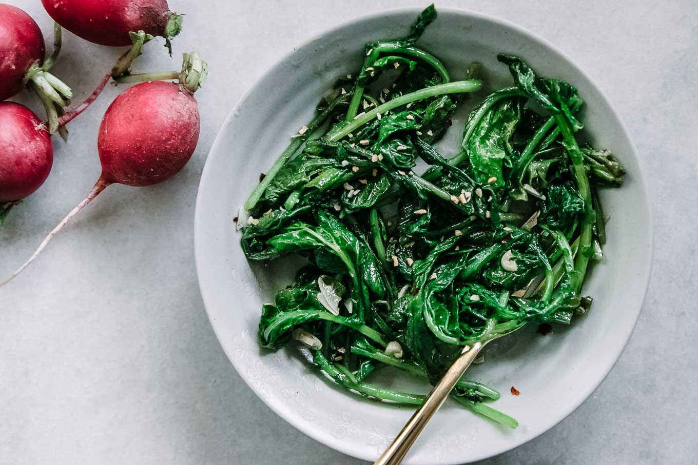 how-to-eat-daikon-radish-greens