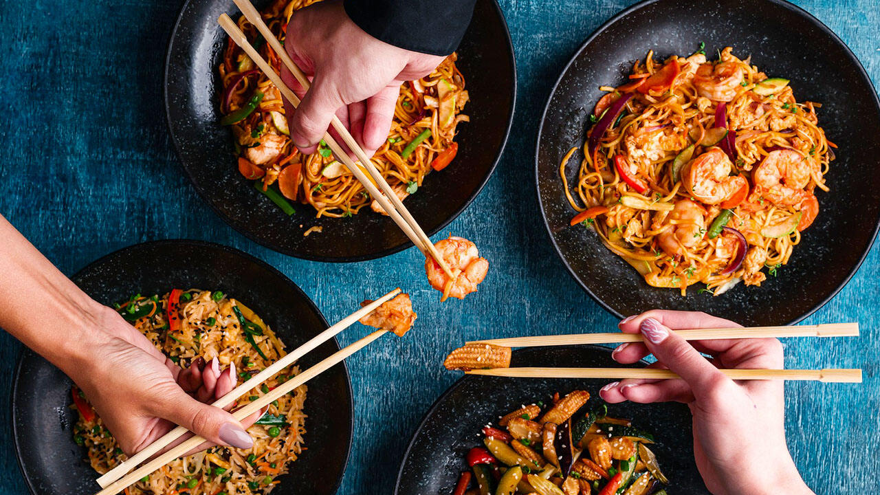how-to-eat-different-foods-with-chopsticks