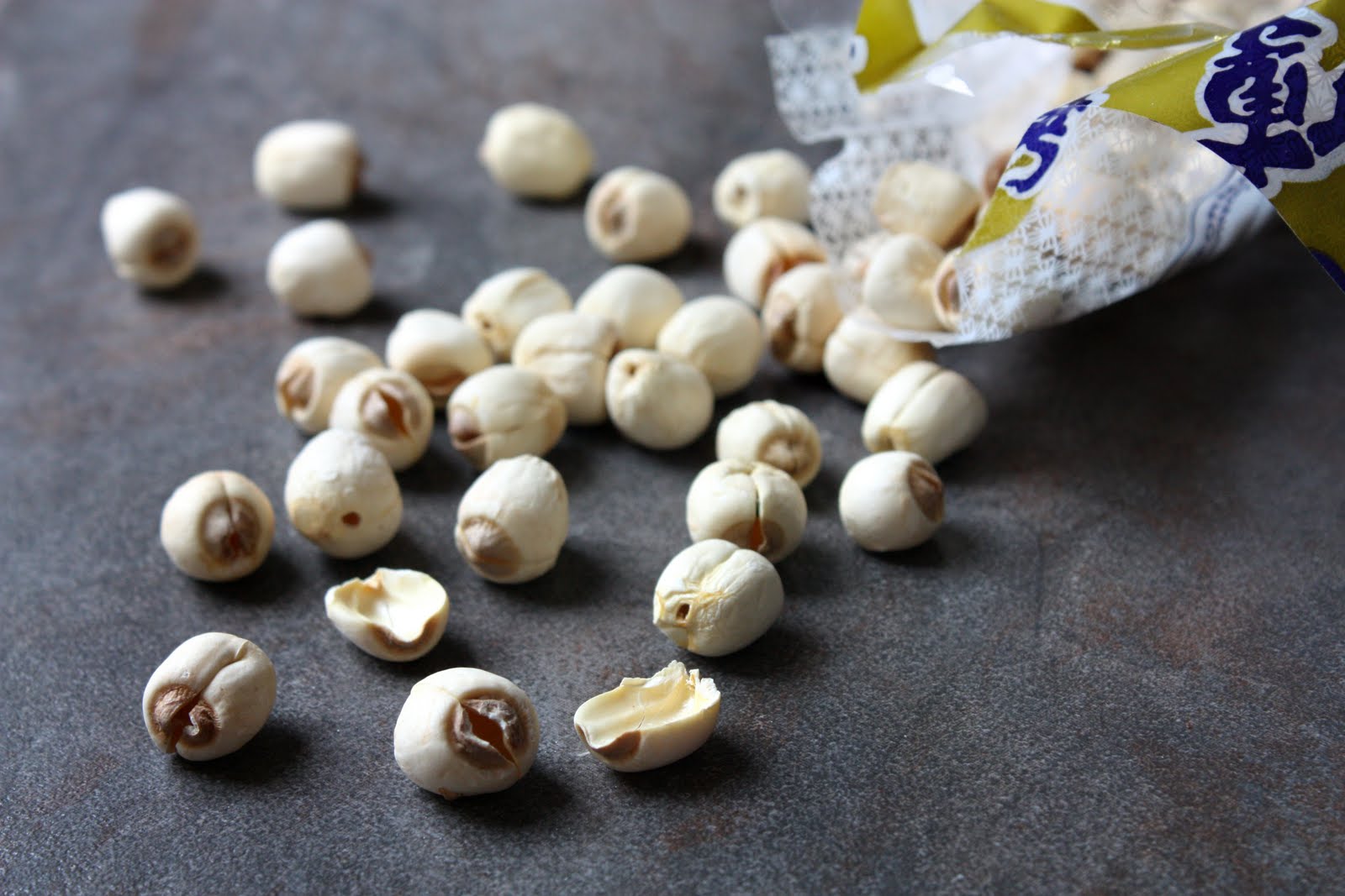 how-to-eat-dried-lotus-seeds