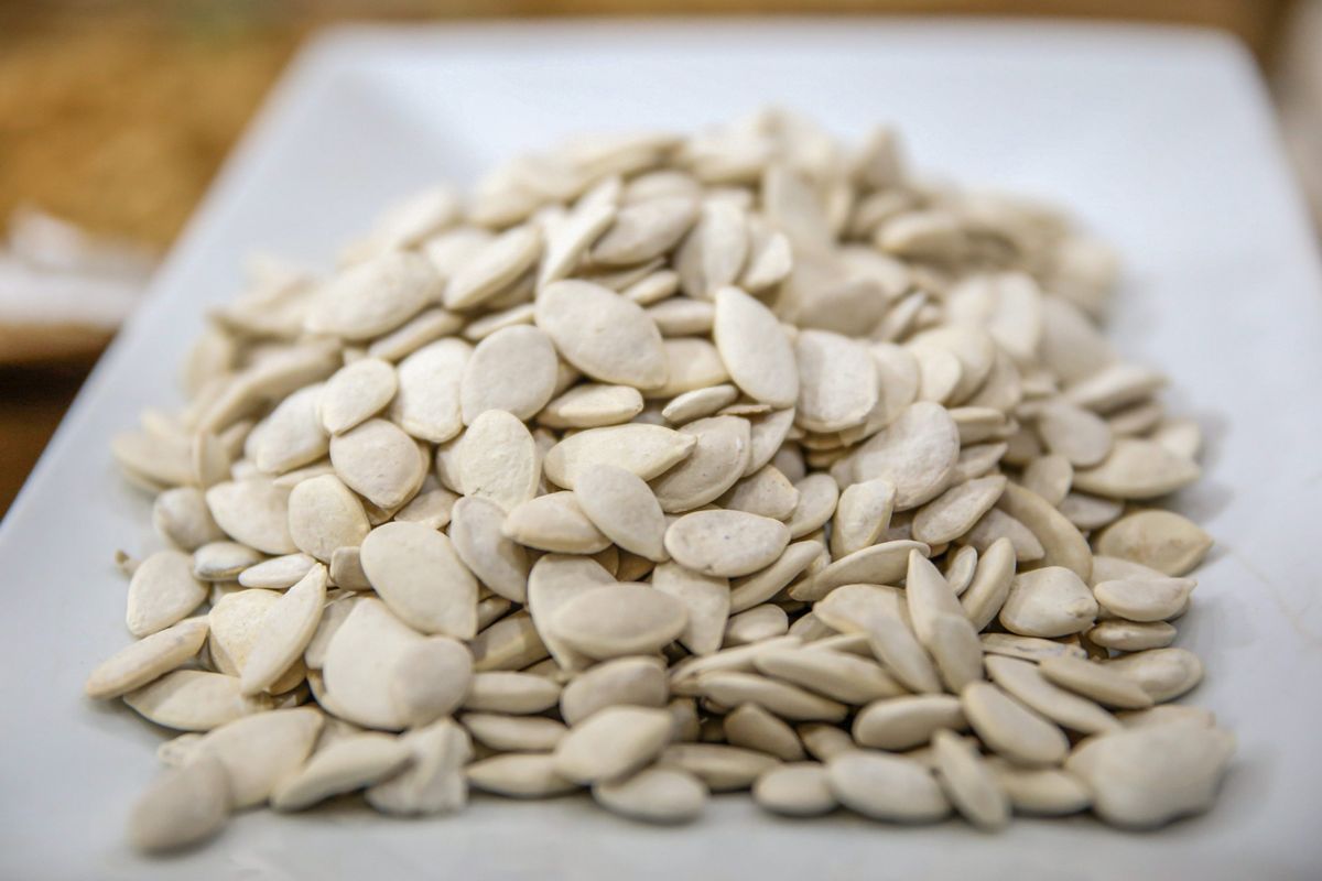 how-to-eat-dried-pumpkin-seeds