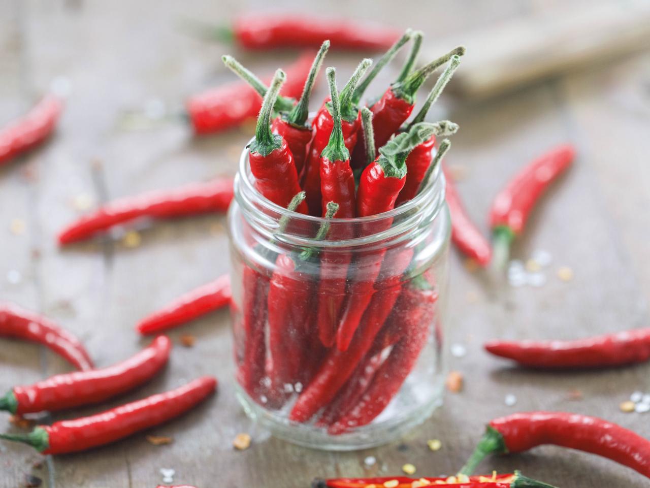how-to-eat-extremely-spicy-peppers