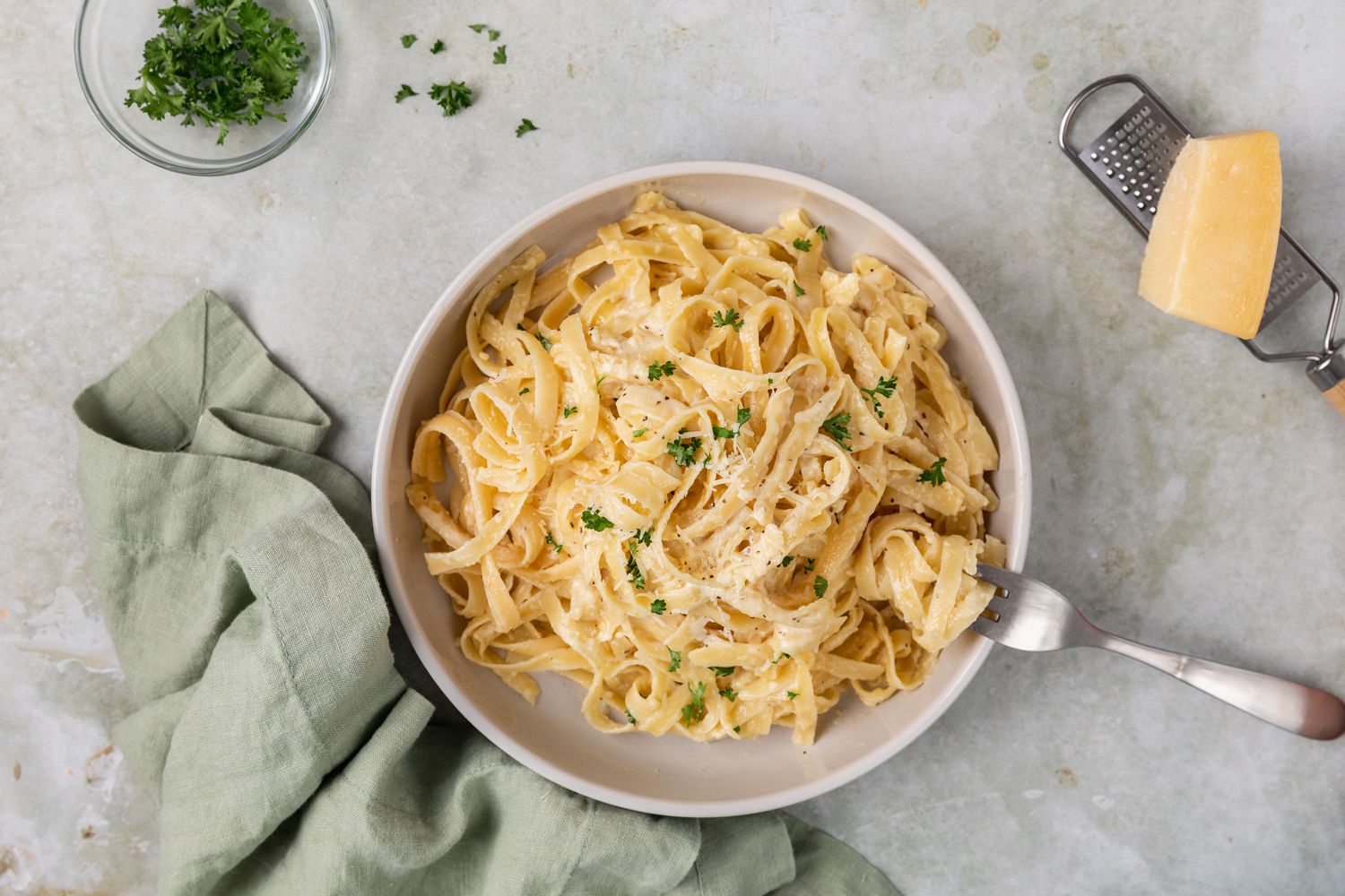 how-to-eat-fettuccine