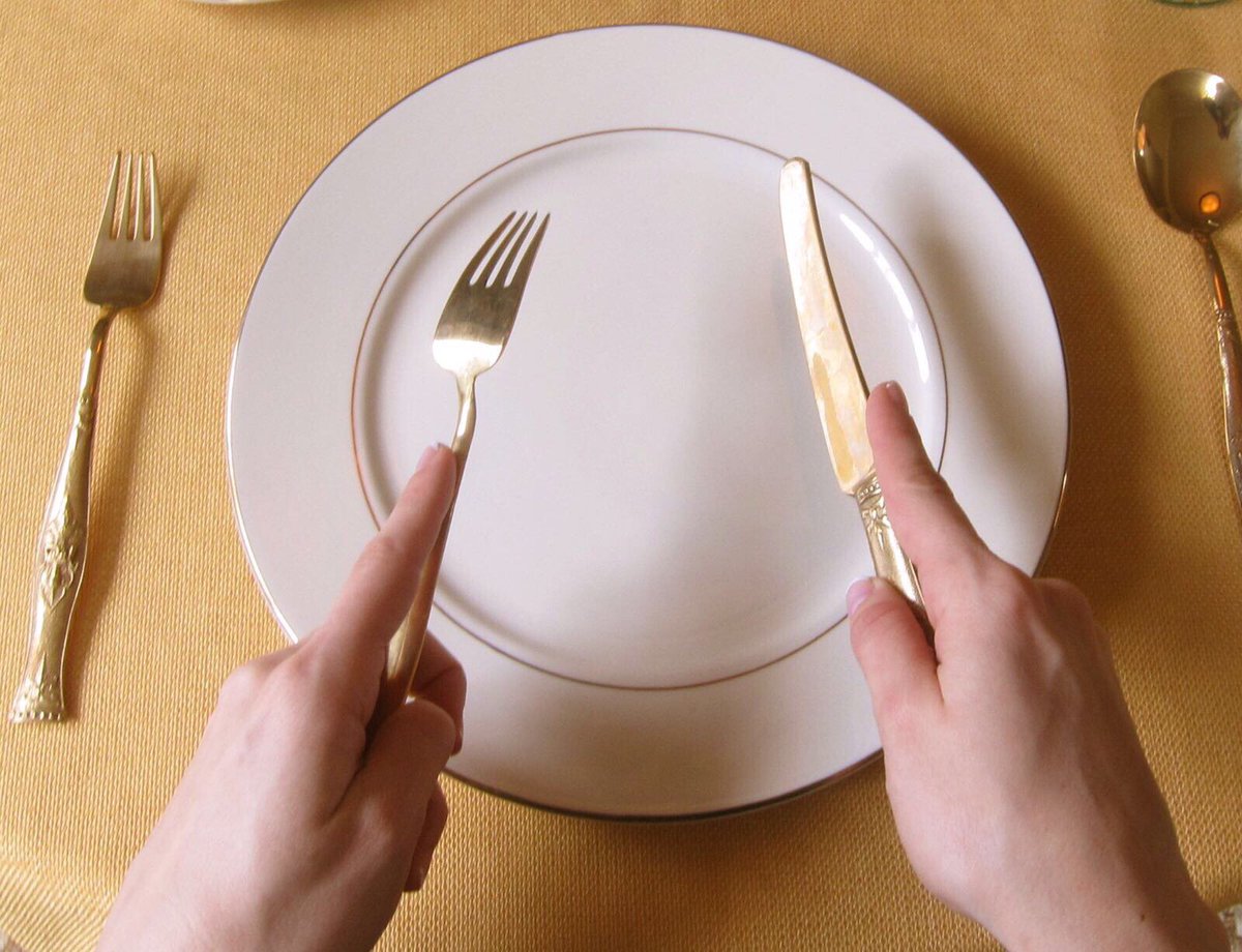 how-to-eat-food-with-a-fork-and-knife