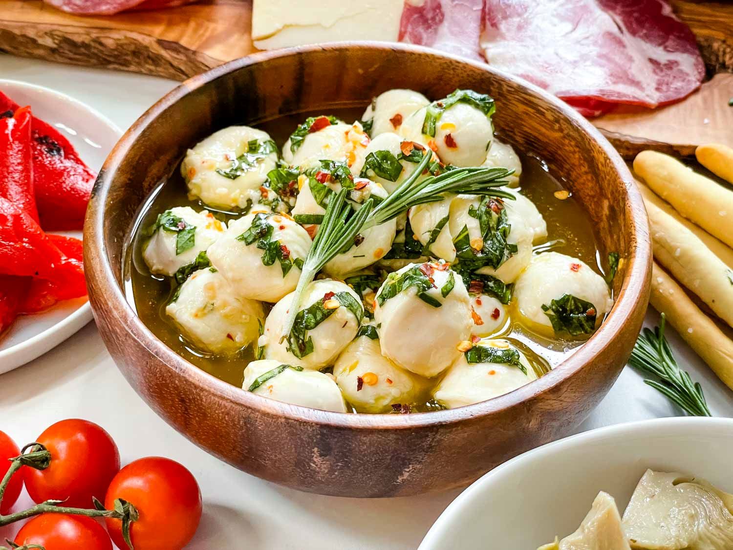how-to-eat-fresh-mozzarella-balls