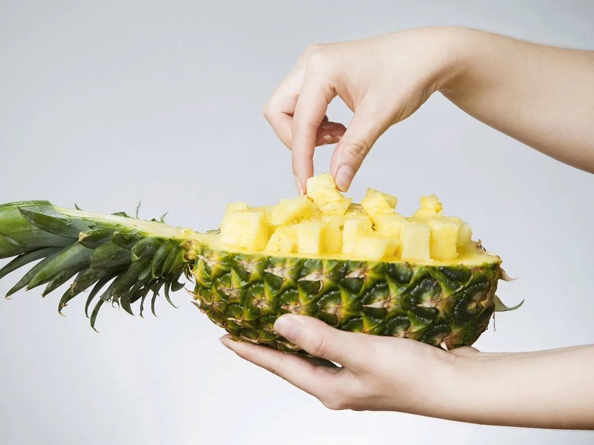 how-to-eat-fresh-pineapple
