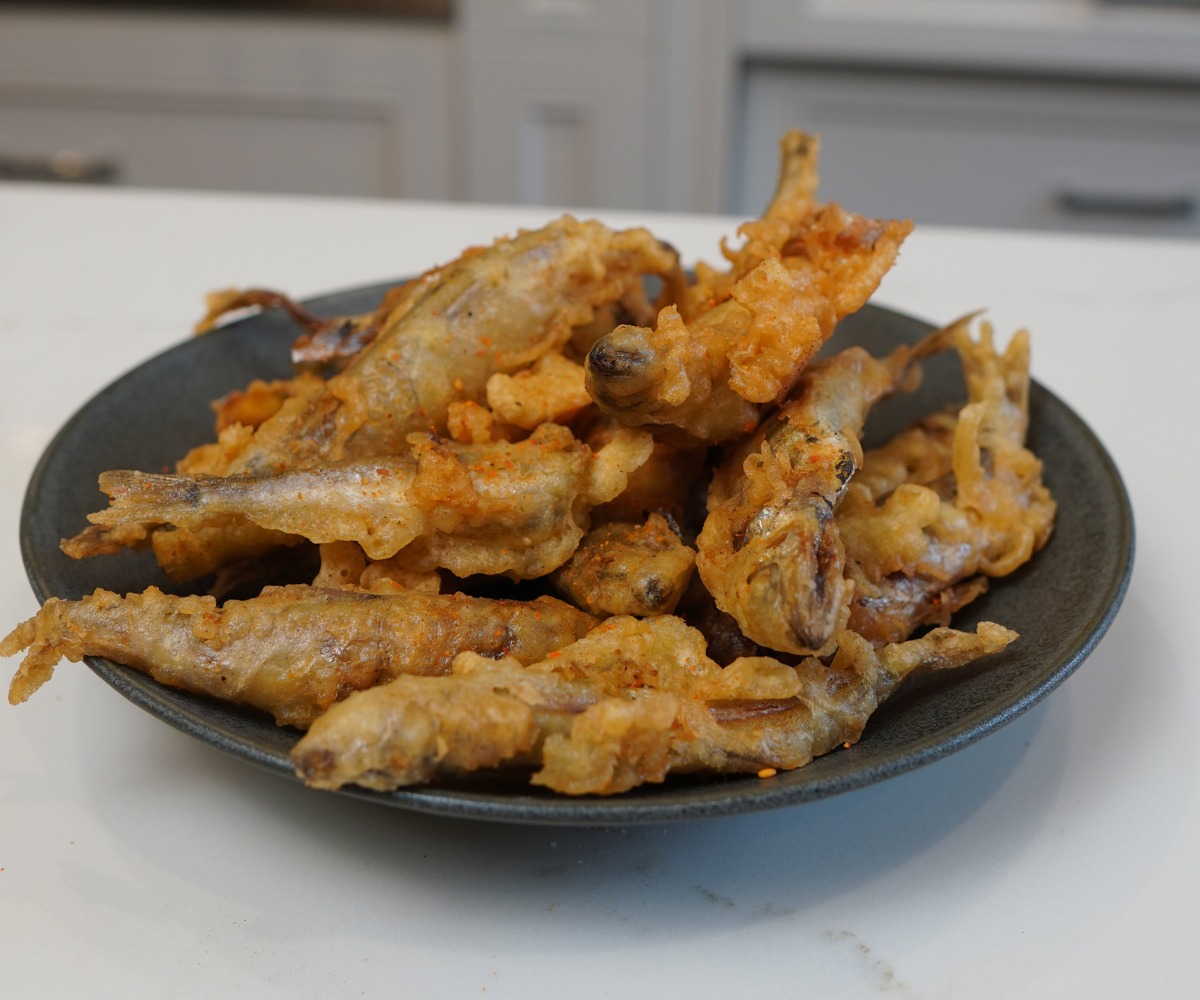 how-to-eat-fried-capelin