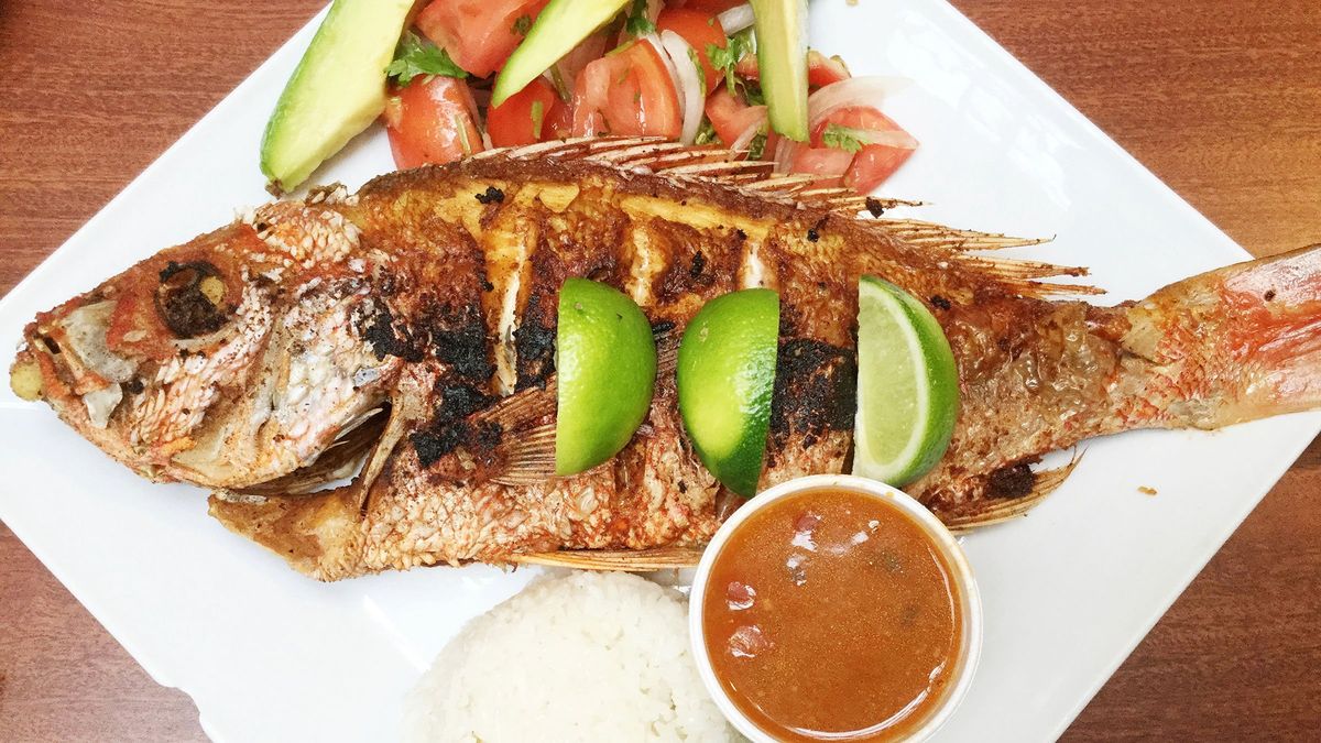 how-to-eat-fried-mojarra