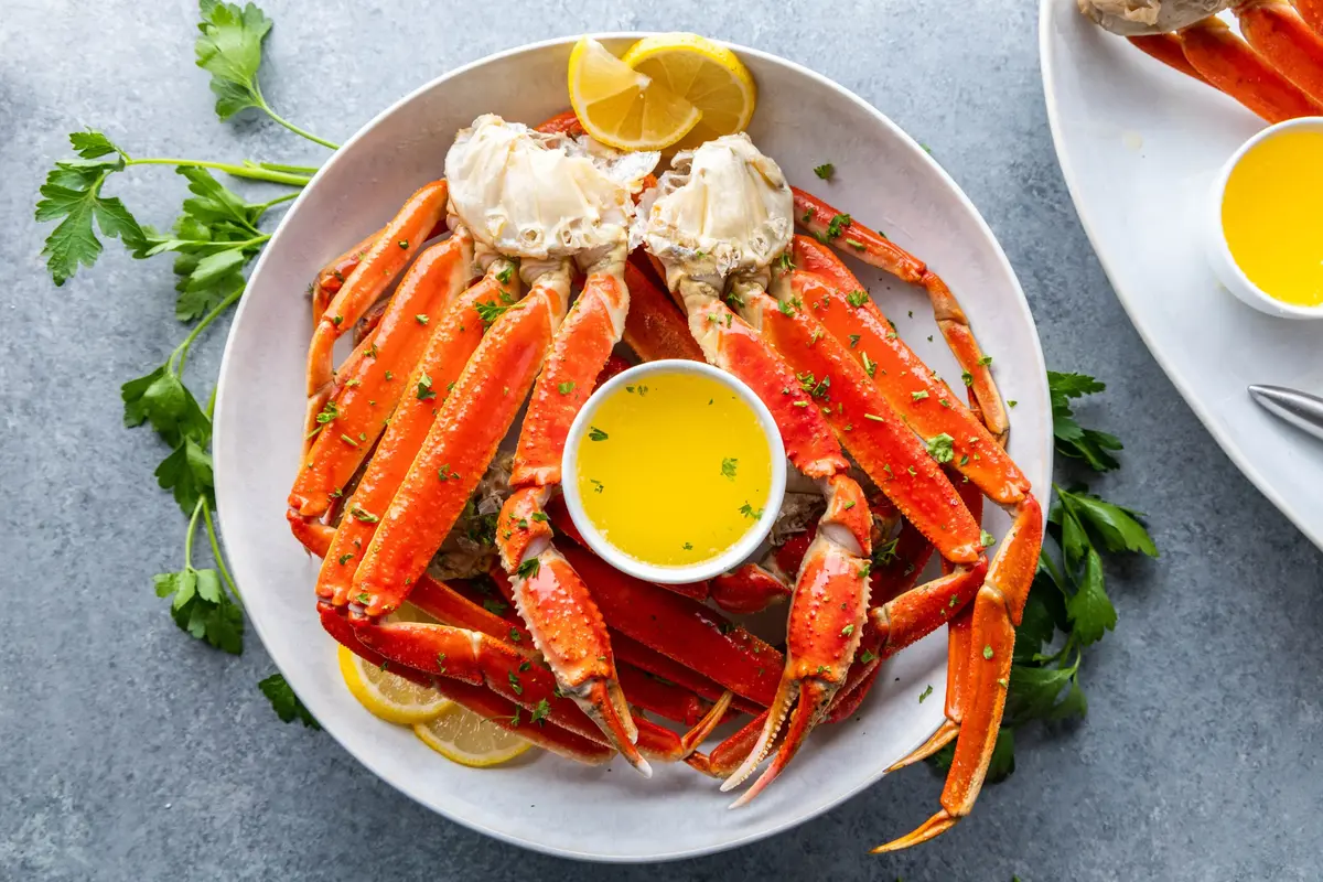 how-to-eat-full-crab-legs-without-a-cracker