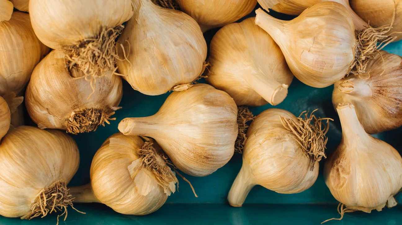 how-to-eat-garlic-to-help-with-stomach-issues
