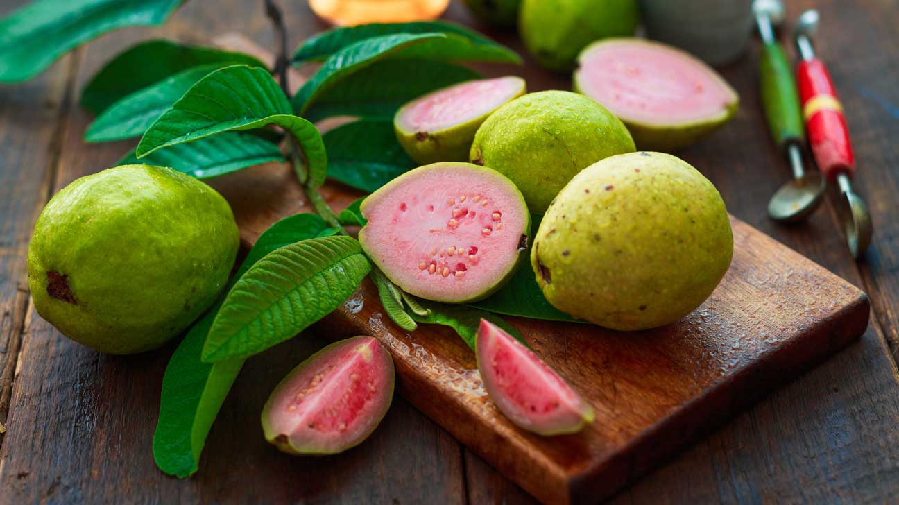 how-to-eat-guava