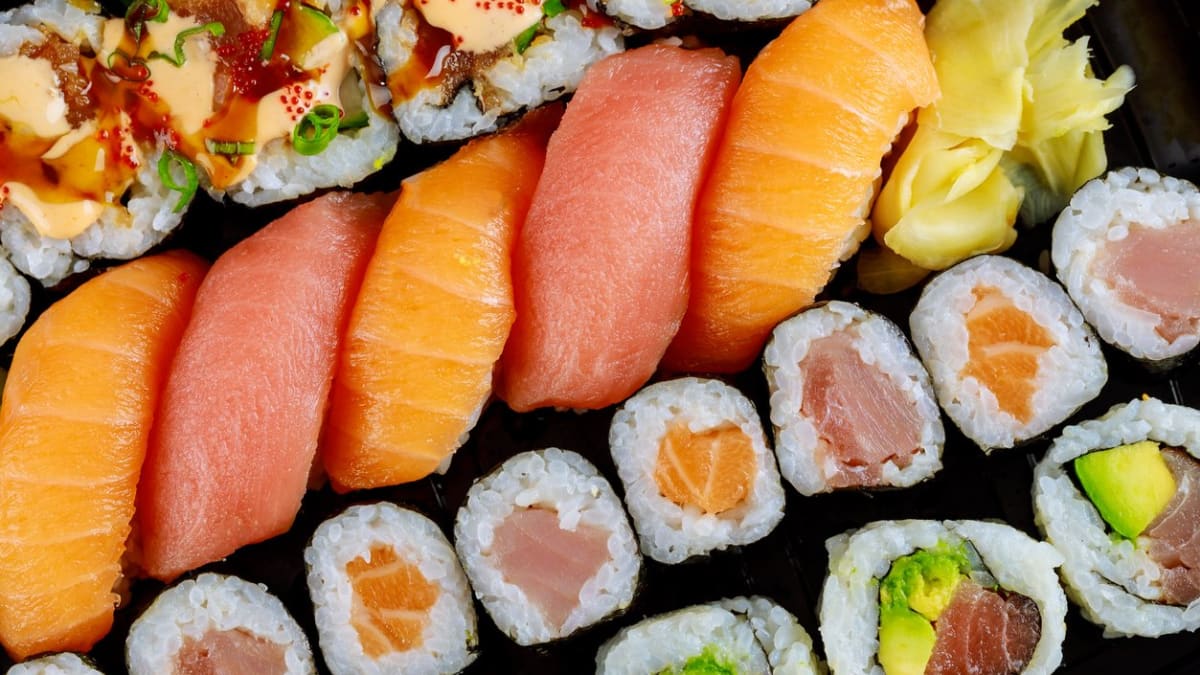 how-to-eat-healthily-at-a-sushi-restaurant