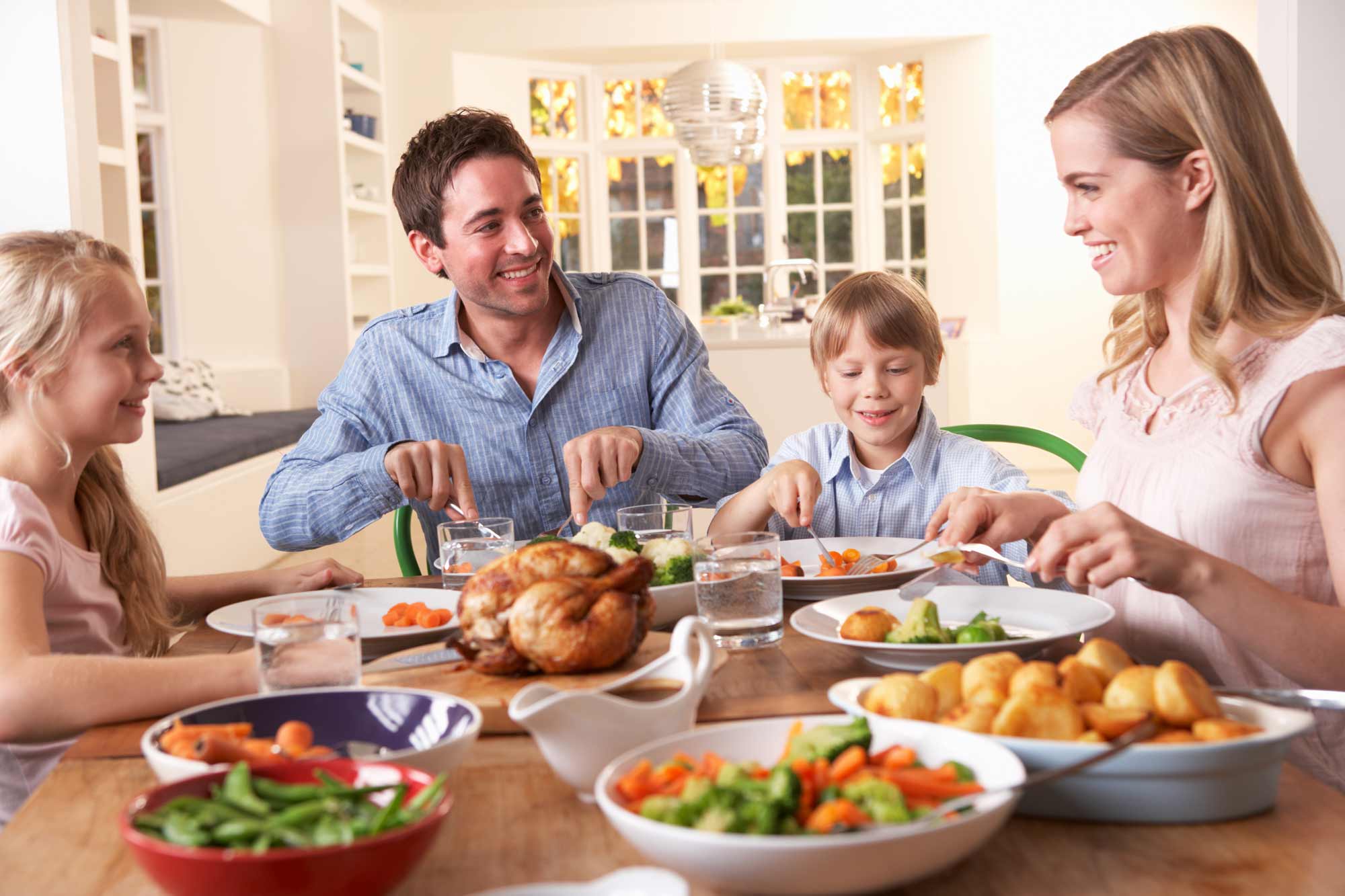 how-to-eat-healthy-around-family