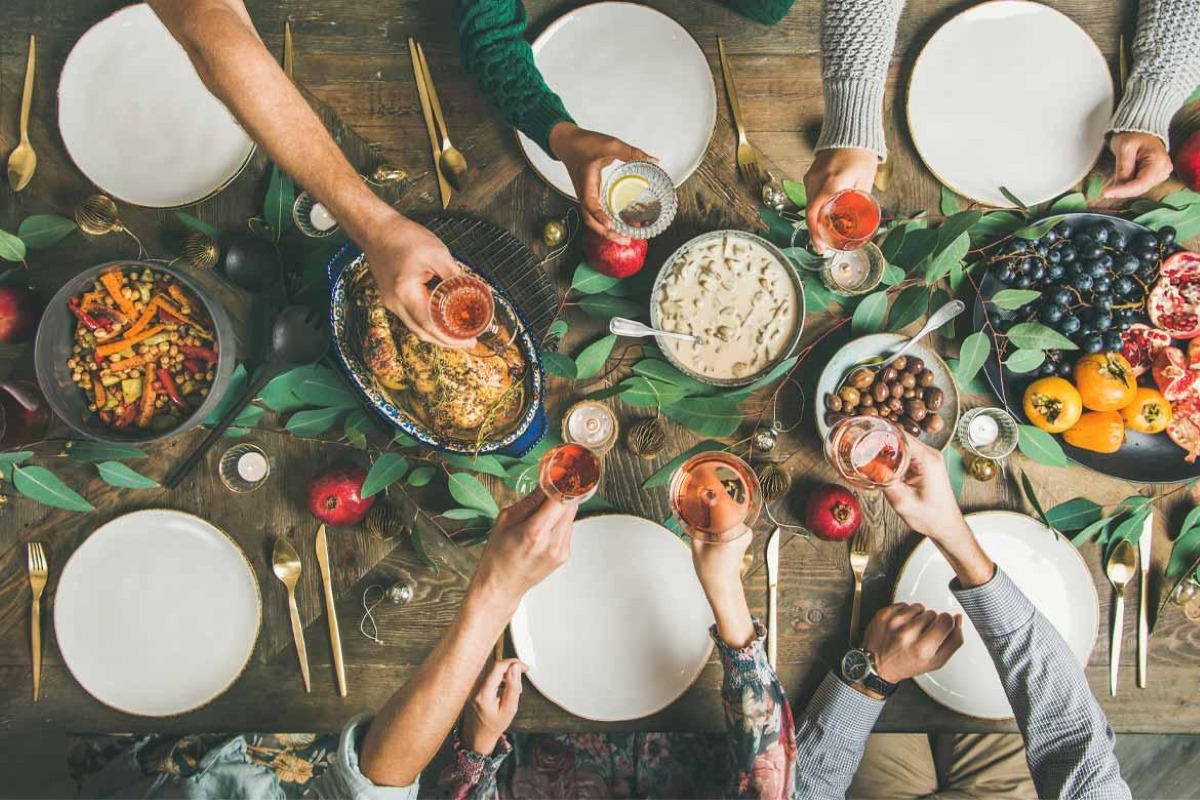 how-to-eat-healthy-during-the-holidays-a-guide-by-a-registered-dietitian