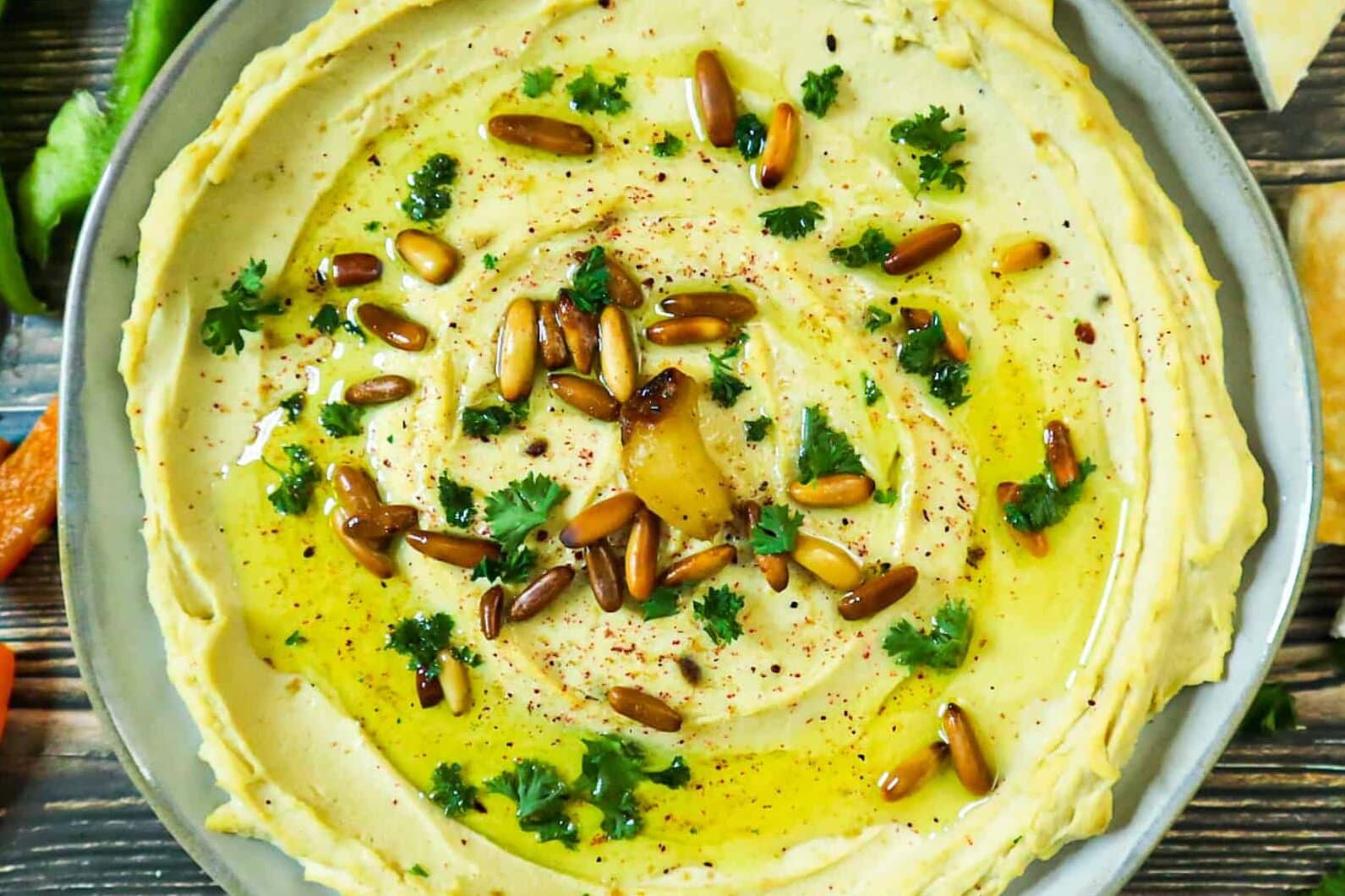 how-to-eat-hummus-with-garlic-in-the-middle