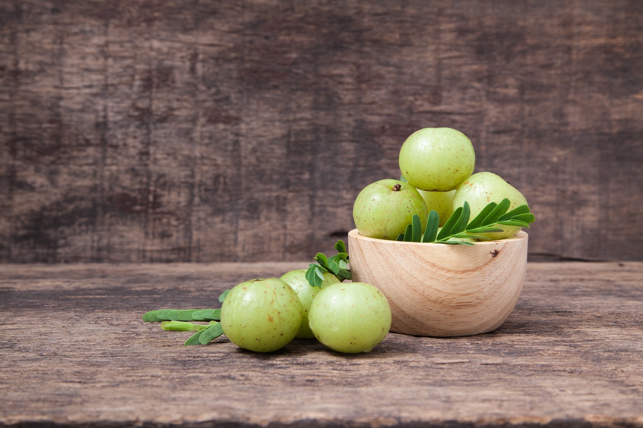 how-to-eat-indian-gooseberry