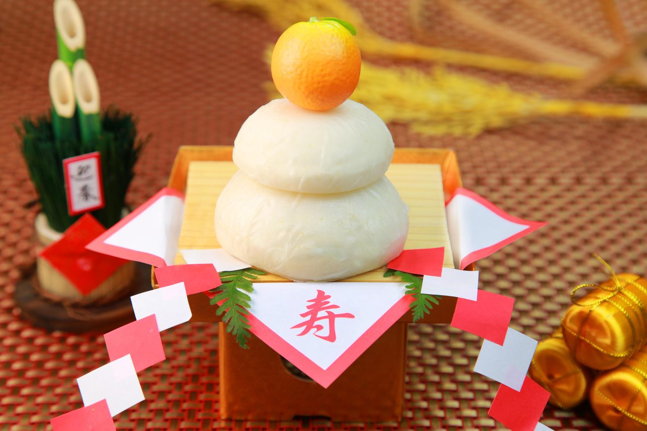 how-to-eat-kagami-mochi