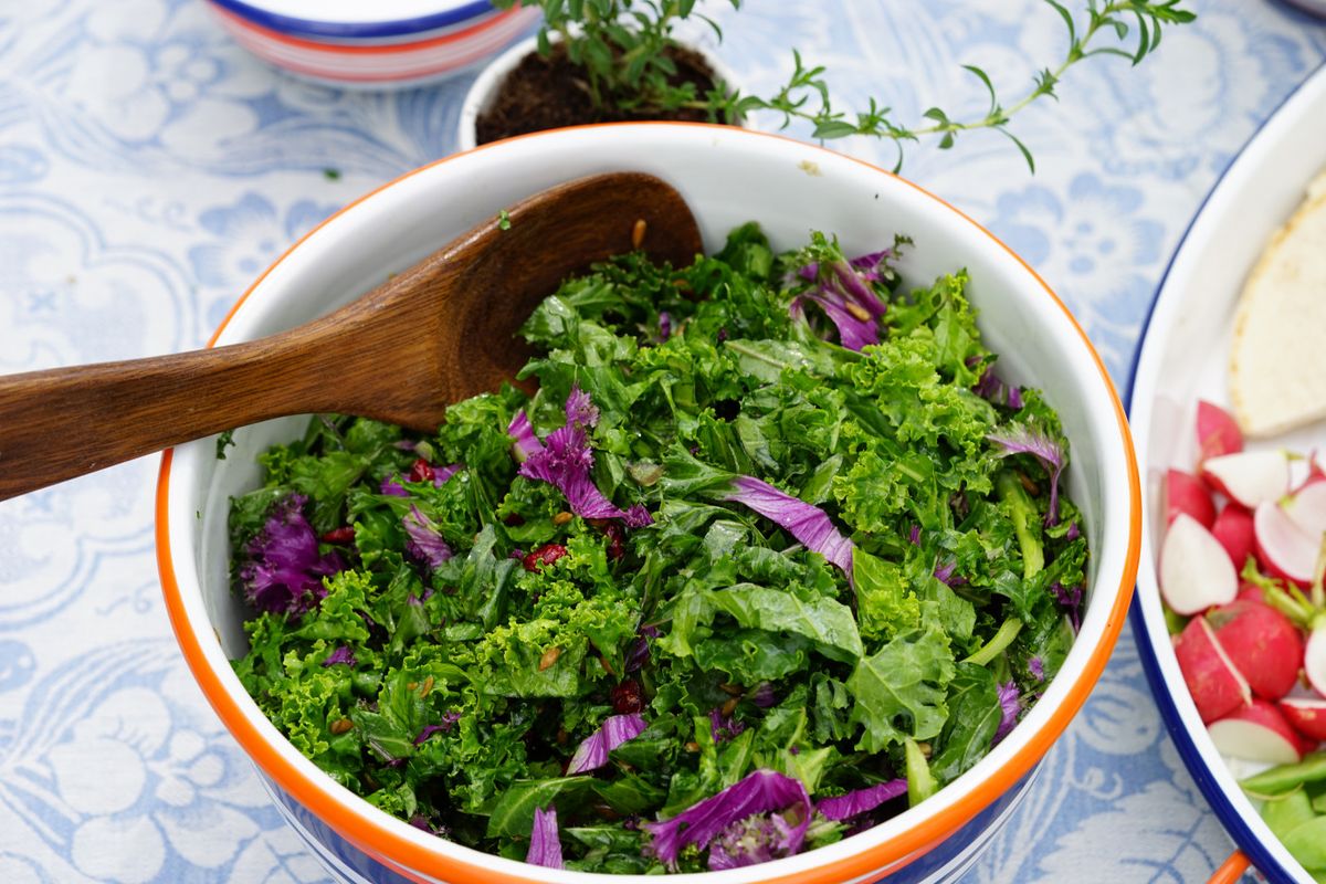 how-to-eat-kale-salad