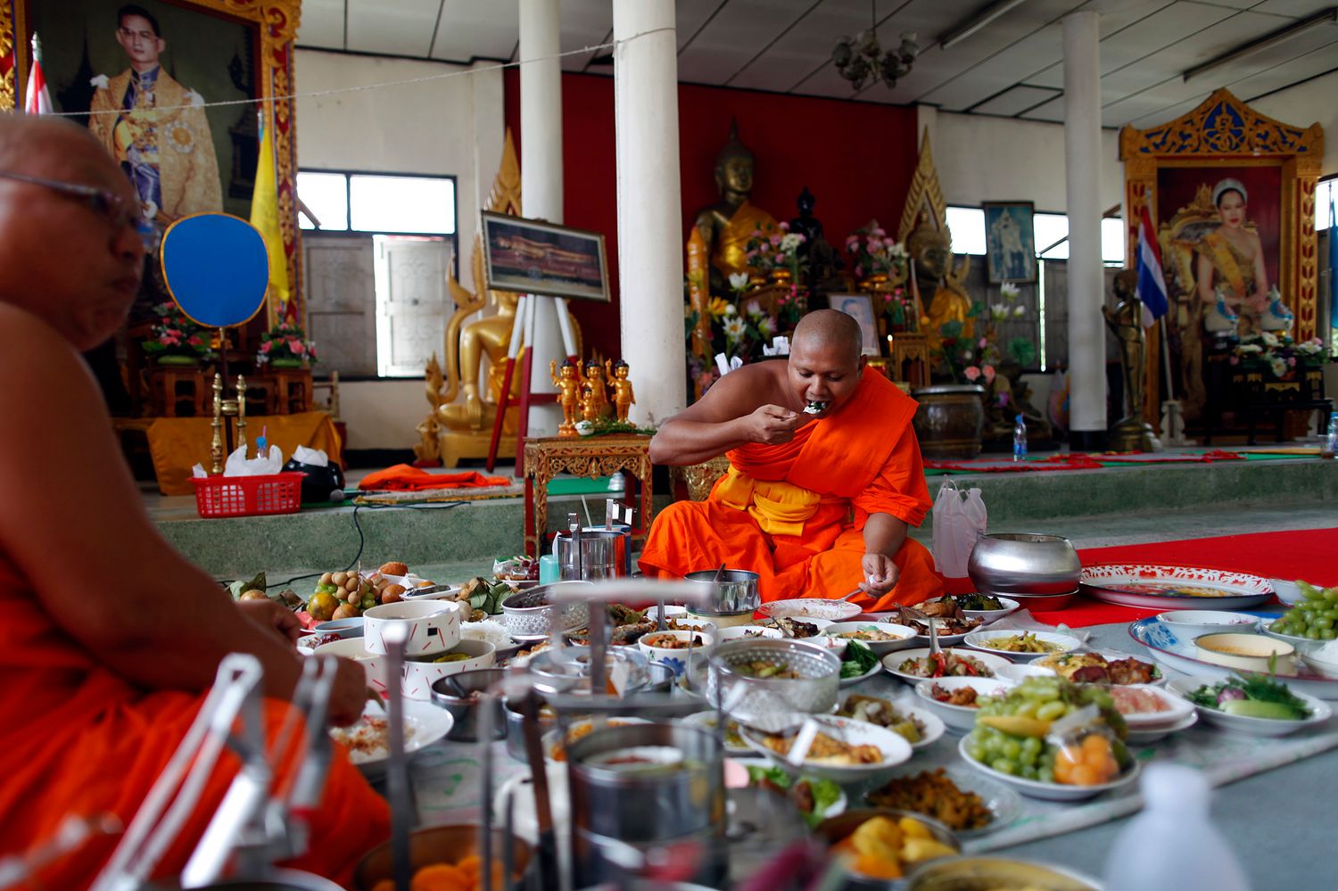 how-to-eat-like-a-buddhist-monk