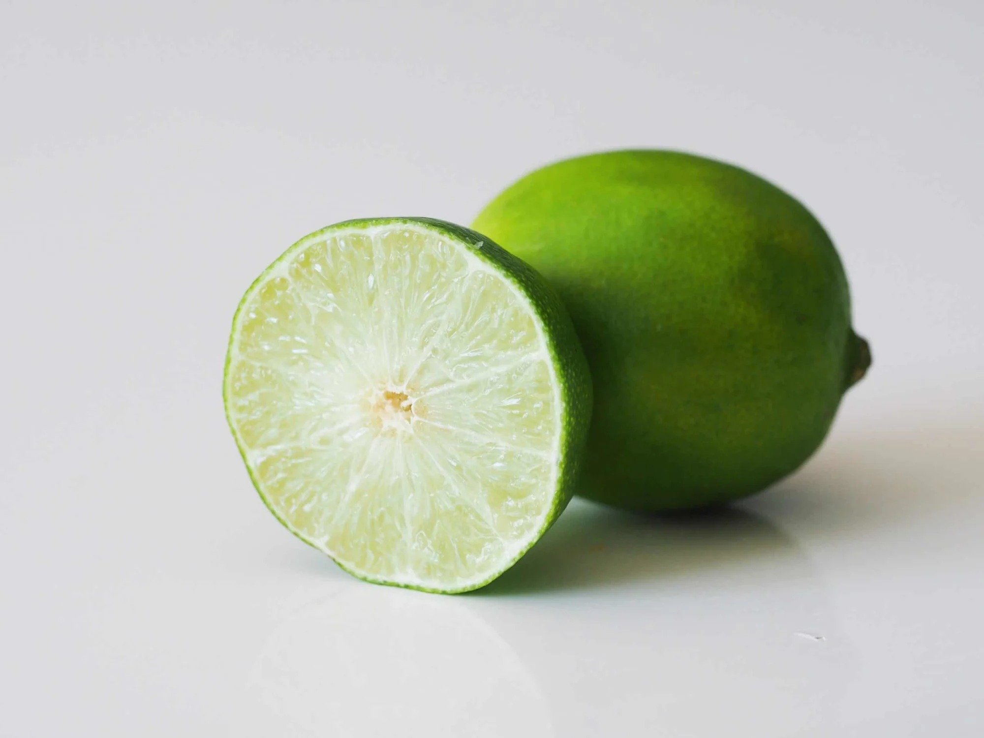 how-to-eat-lime