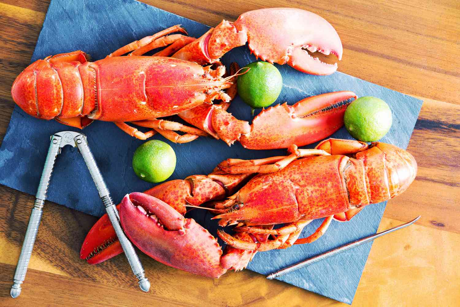 how-to-eat-lobster-with-tools
