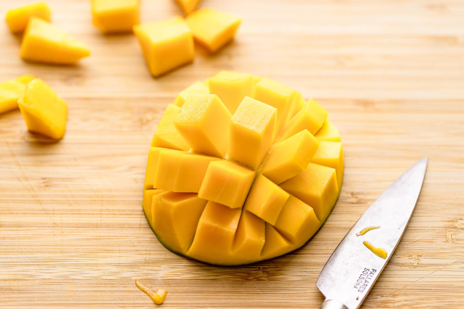 how-to-eat-mango-indian-style-cut-in-half-dome