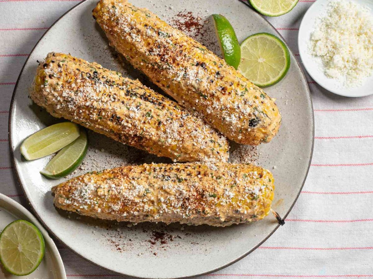 how-to-eat-mexican-street-corn