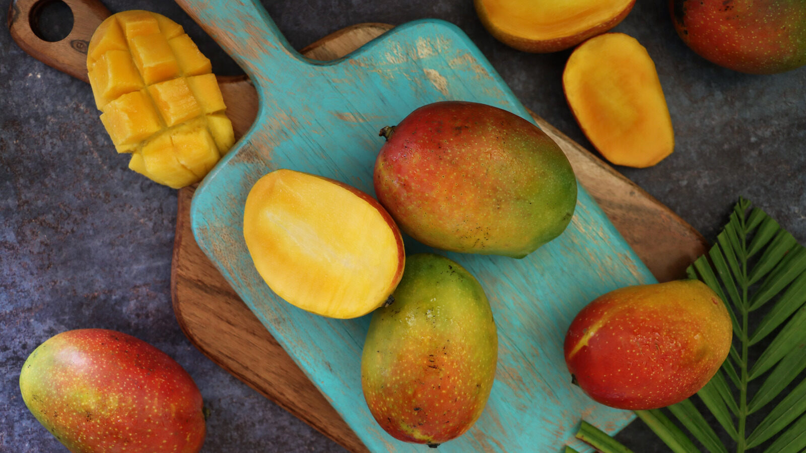 how-to-eat-mushy-mangoes