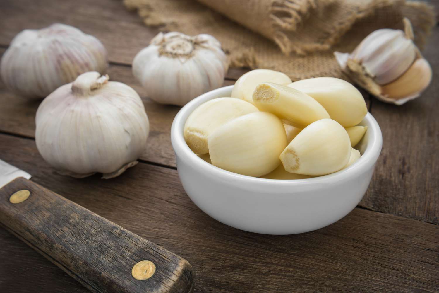 how-to-eat-or-drink-garlic-cloves