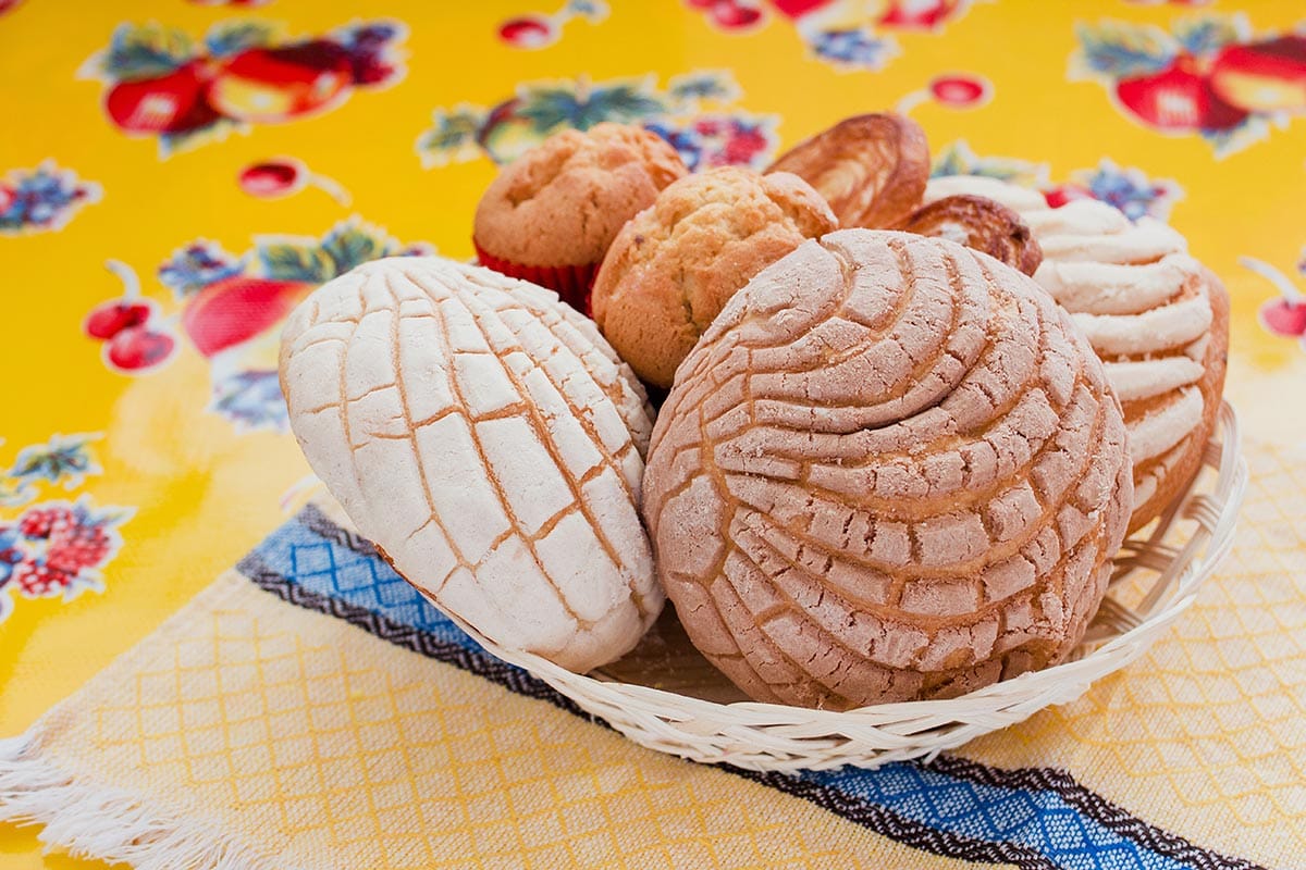 how-to-eat-pan-dulce