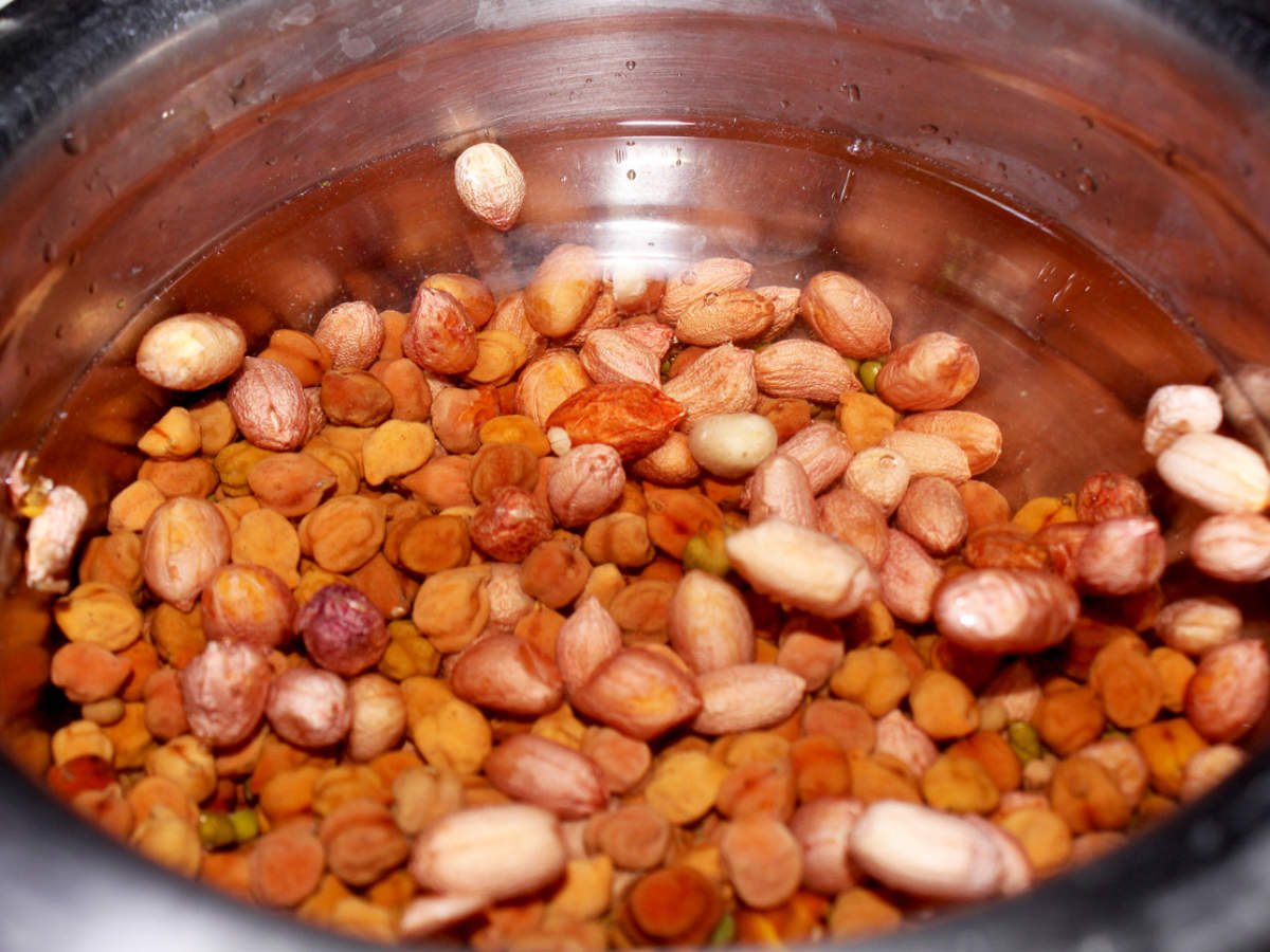 how-to-eat-peanuts-soaked-or-dry