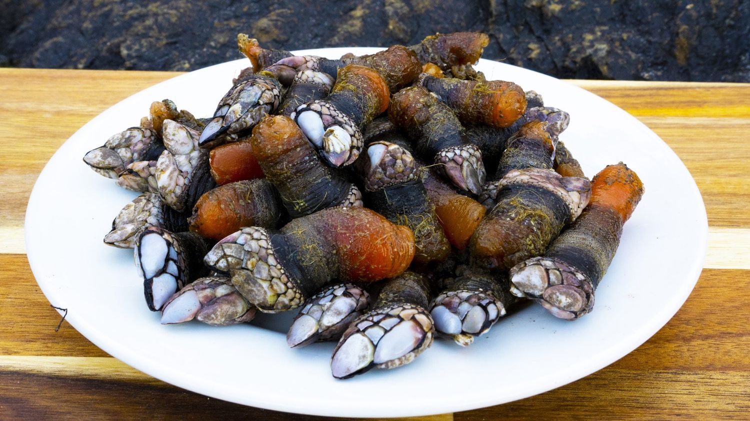 how-to-eat-percebes