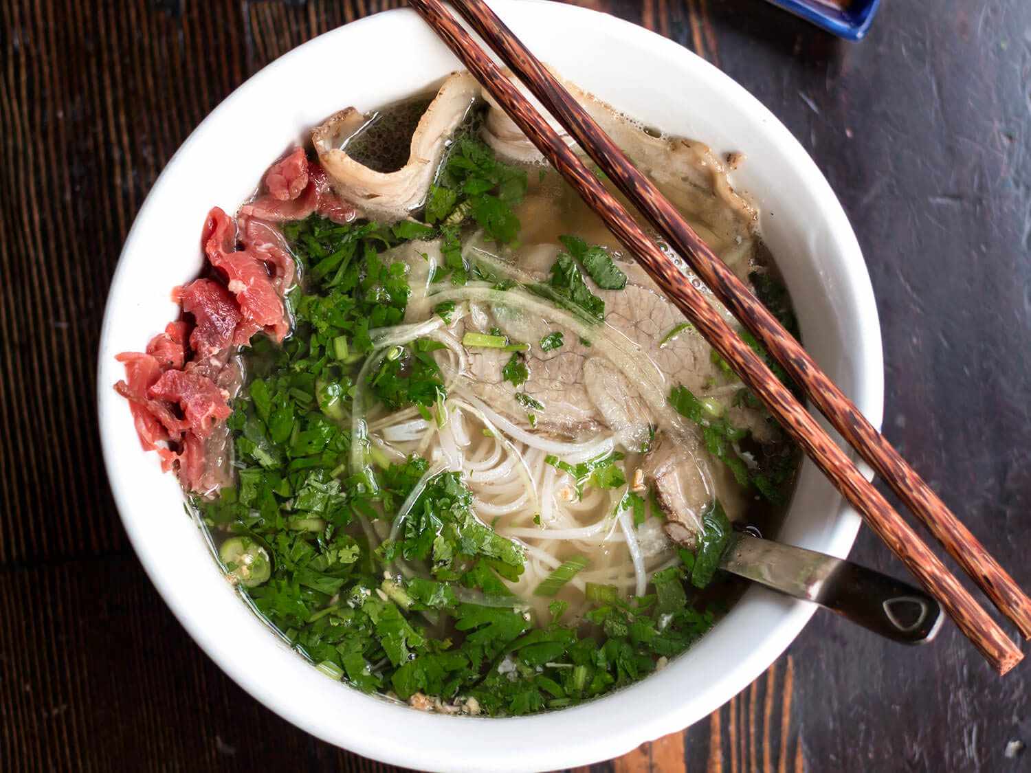 how-to-eat-pho-without-chopsticks