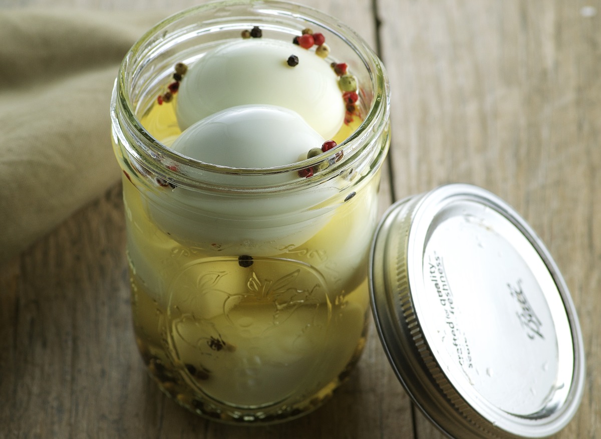 how-to-eat-pickled-eggs