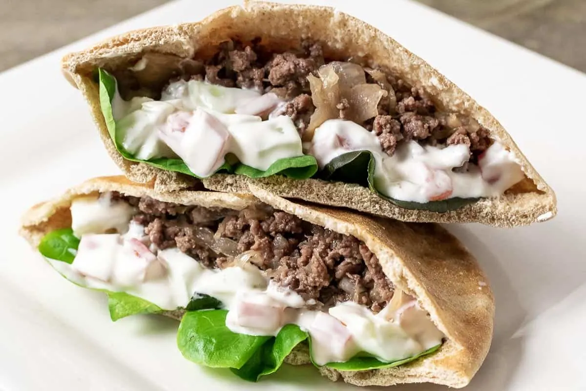 how-to-eat-pita-bread-with-a-gyro