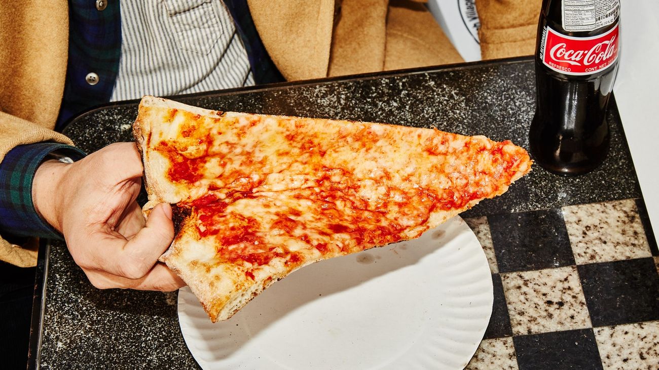how-to-eat-pizza-without-getting-grease-on-your-fingers