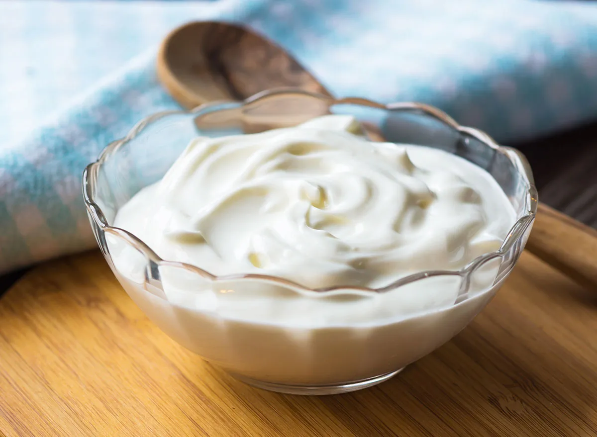 how-to-eat-plain-greek-yogurt
