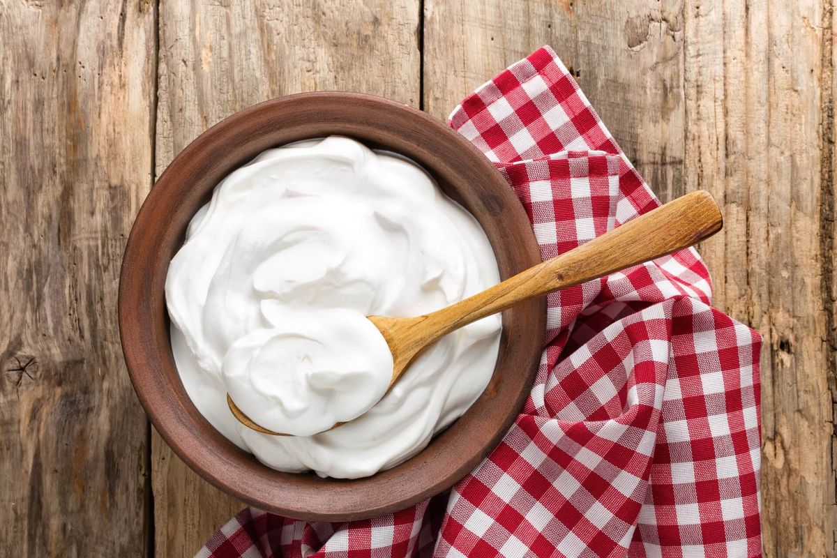 how-to-eat-plain-yogurt