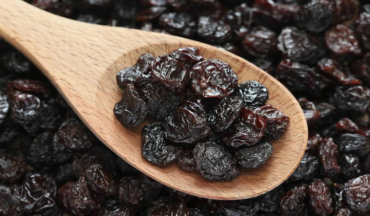 how-to-eat-raisins-for-anemia