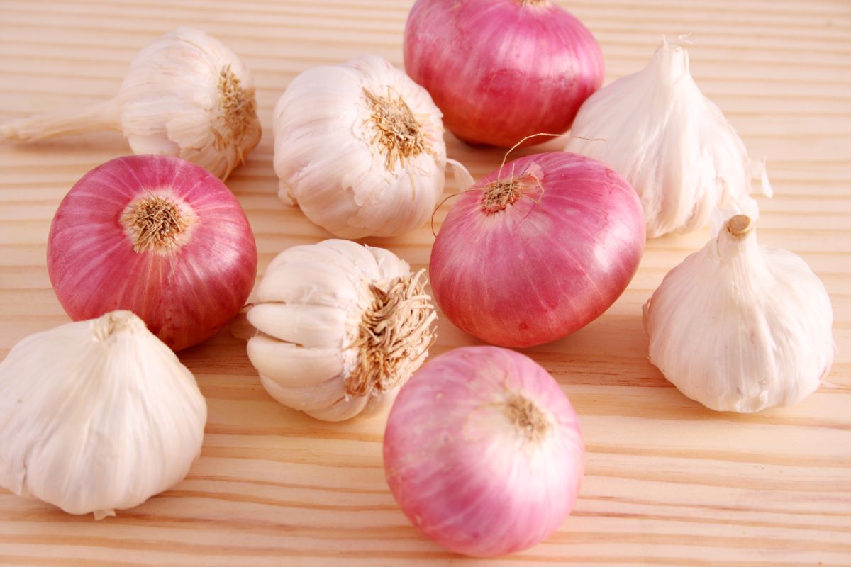 how-to-eat-raw-onion