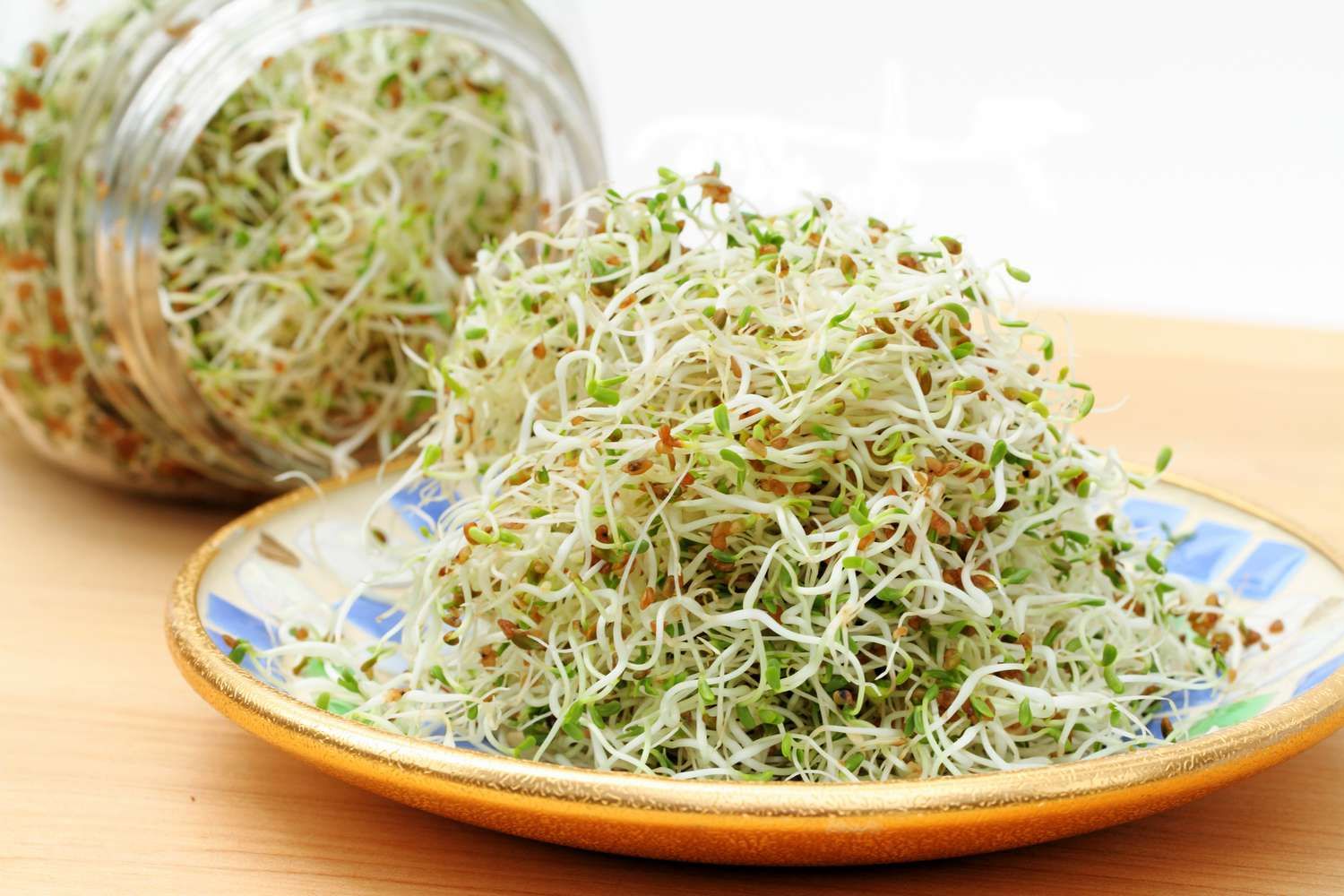 how-to-eat-raw-sprouts