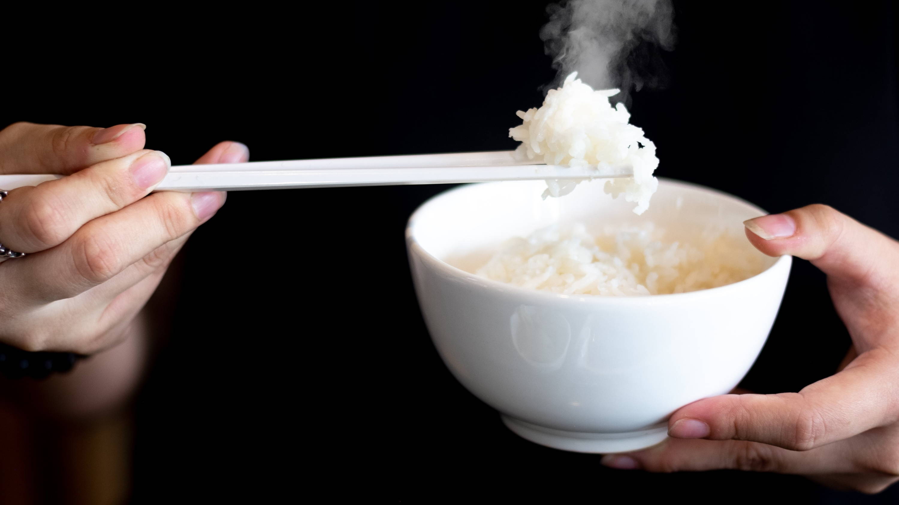how-to-eat-rice-with-chopsticks