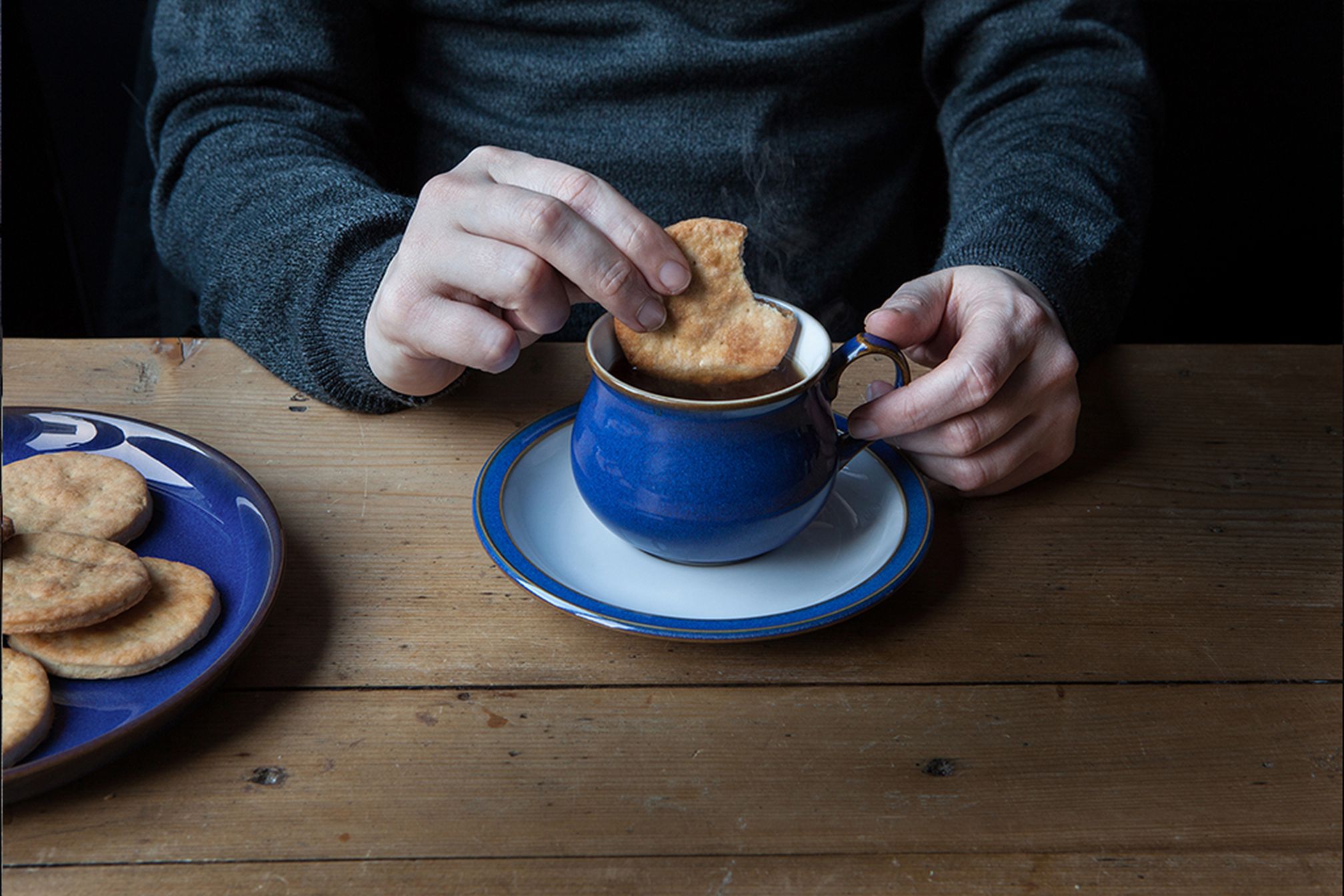 how-to-eat-rich-tea-biscuits