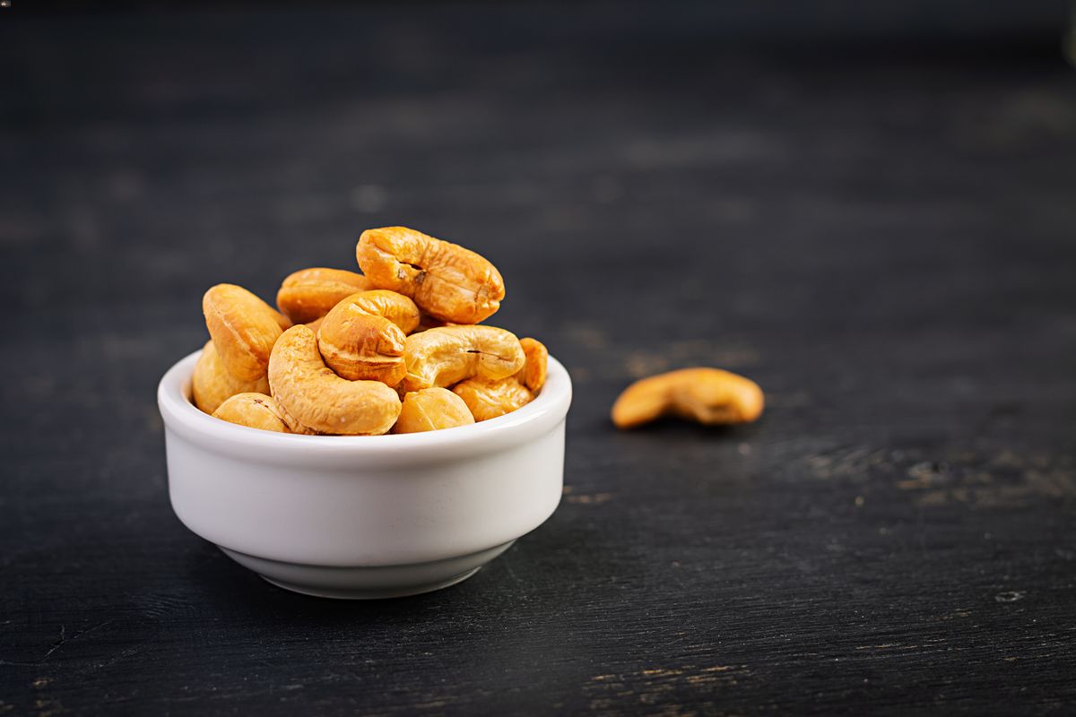 how-to-eat-roasted-cashews-without-experiencing-stomach-problems