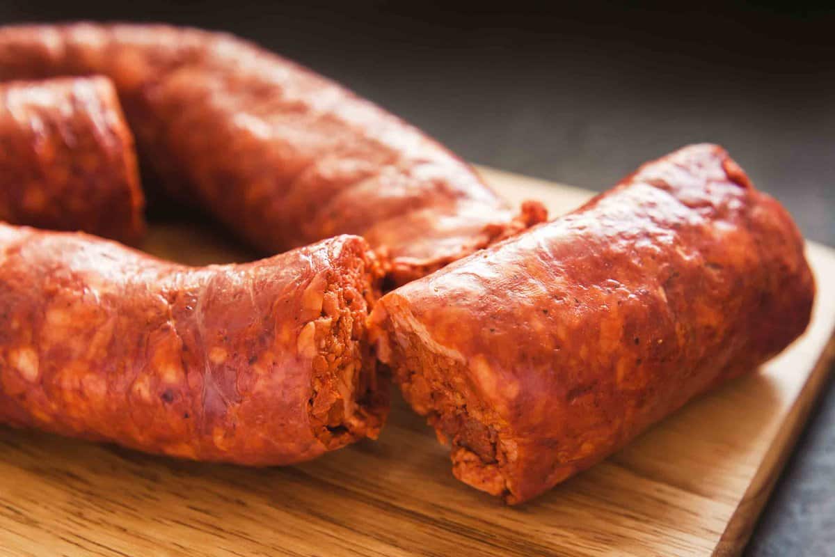how-to-eat-salami-sausage