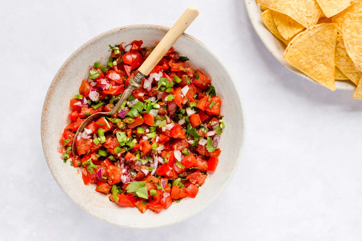 how-to-eat-salsa